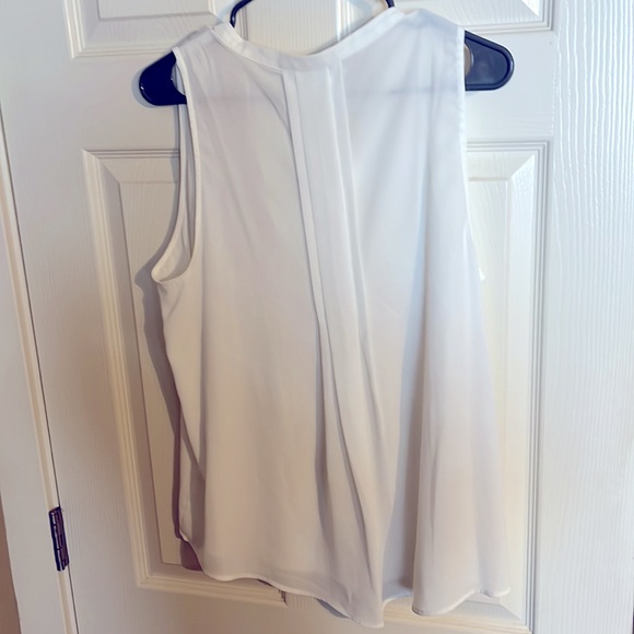 Shell style blouse, sleeveless, size L. - Picture 2 of 4